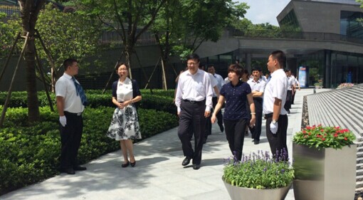 国家环境保护部部长陈吉宁莅临凤凰大厦考察调研