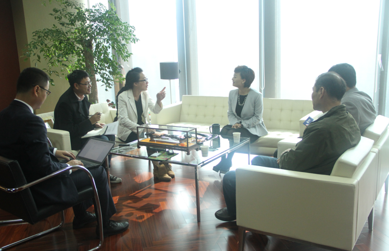 ag平台游戏官网物业董事长韩芳女士接受西湖区物业管理协会专访