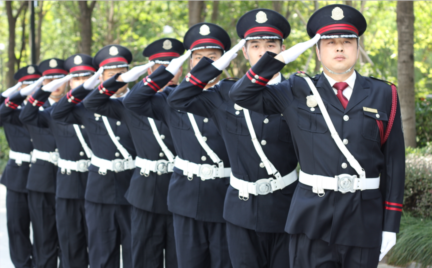 贴心服务 建行管家：建行省分行领导表彰ag平台游戏官网物业服务团队
