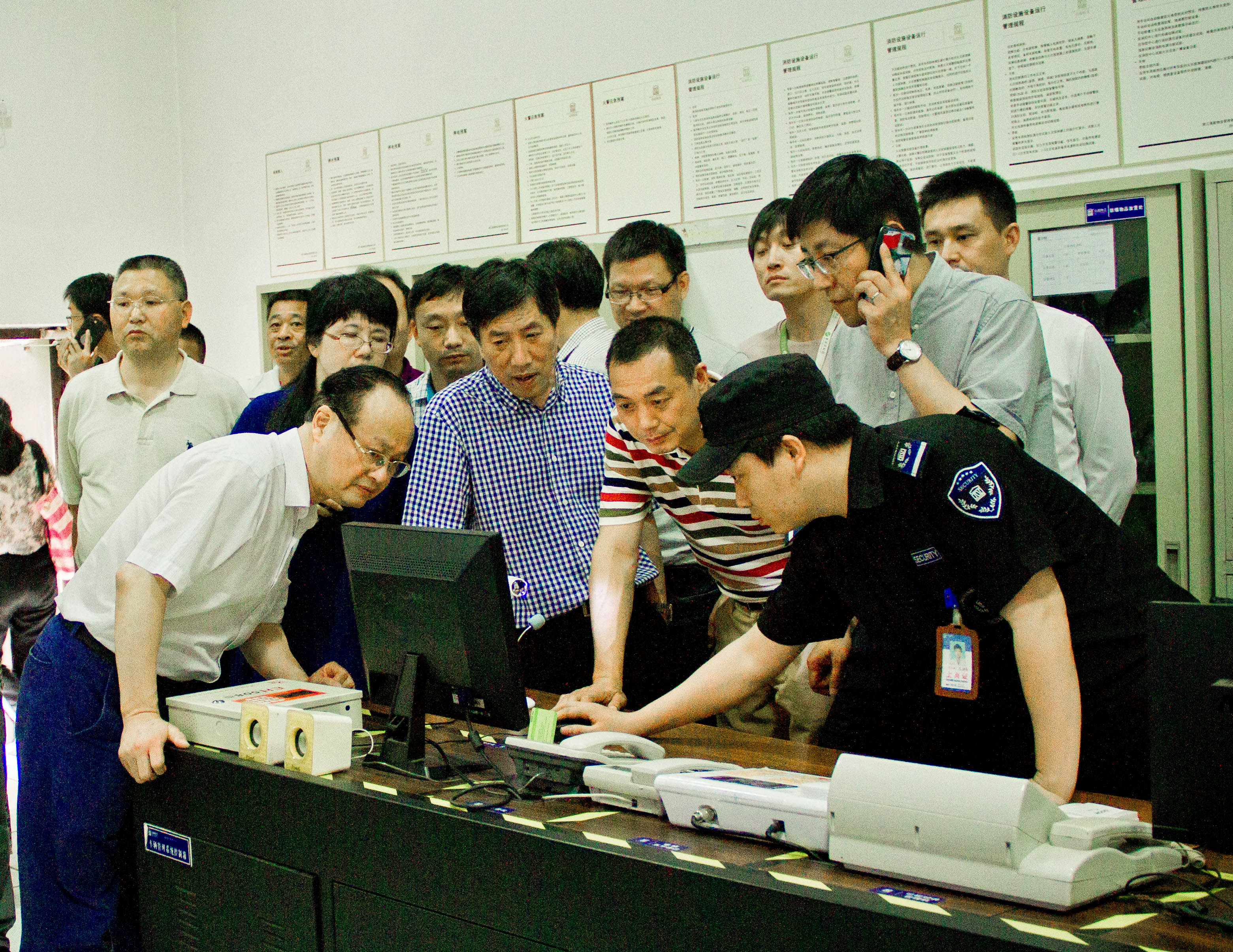 “智慧”电梯-云梯4代首批试点落户ag平台游戏官网服务小区，市人大督查组前来视察