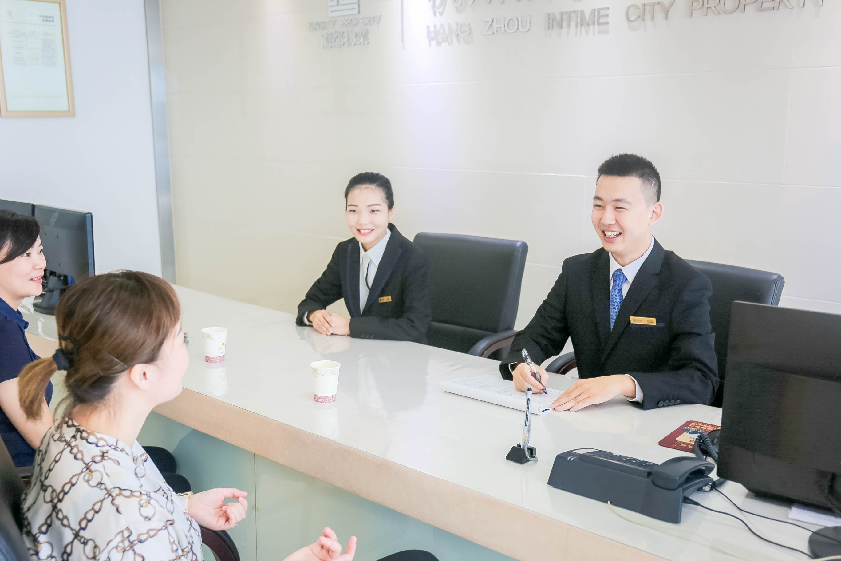 匠心铸造美好|ag平台游戏官网物业服务项目荣获“2018年度杭州市物业管理优秀住宅小区（大厦）”称号