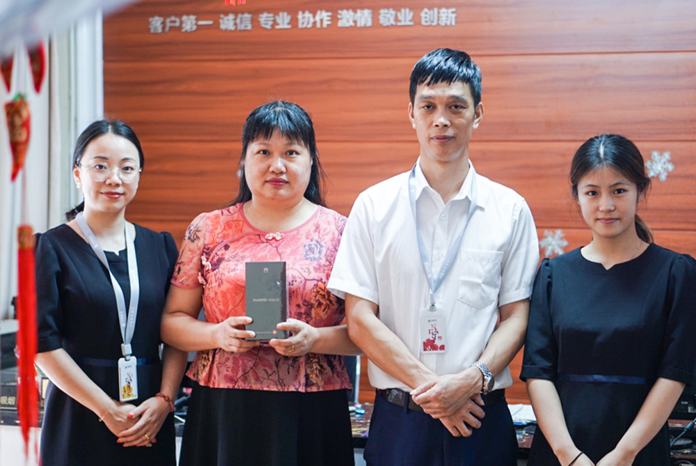 刚刚，1261位ag平台游戏官网物业幸运业主喜提奖品……